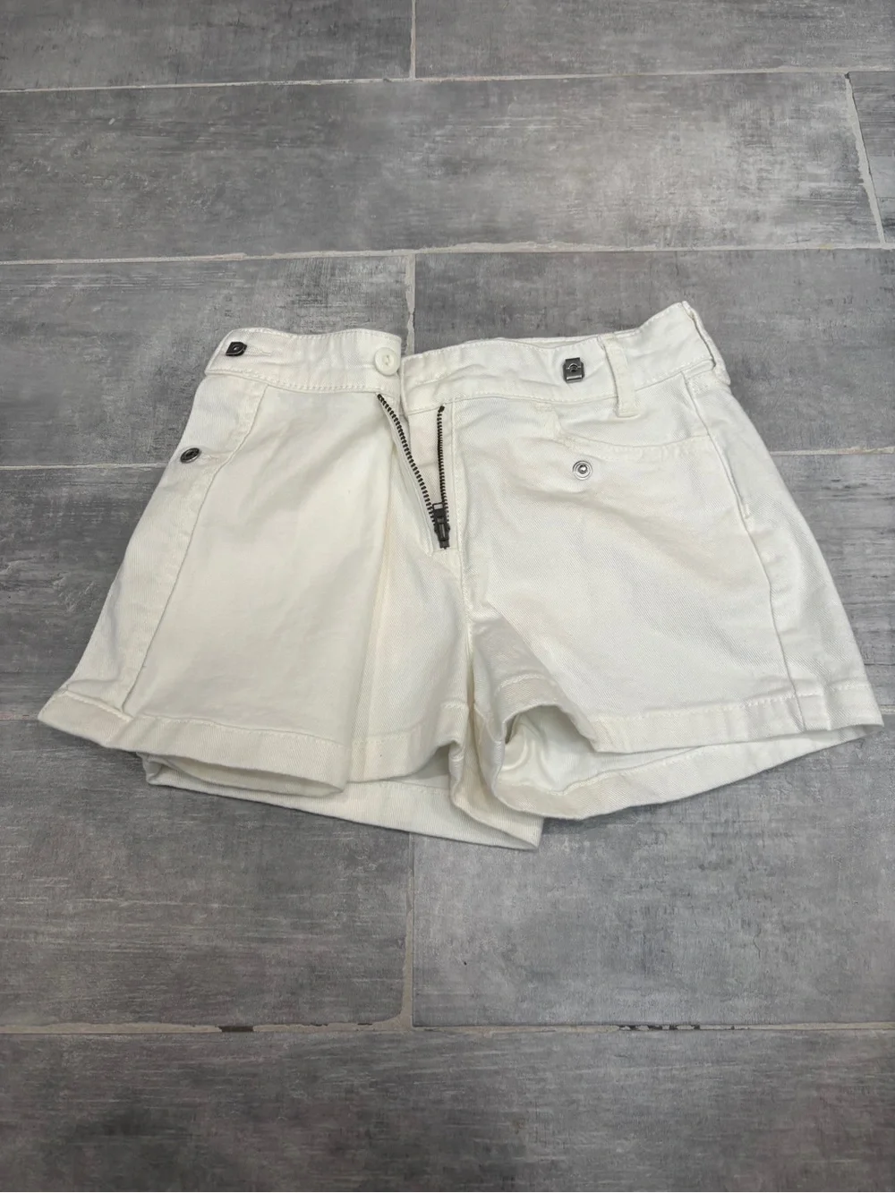 GAP Denim Girls Size 7 White Jean Denim Skort